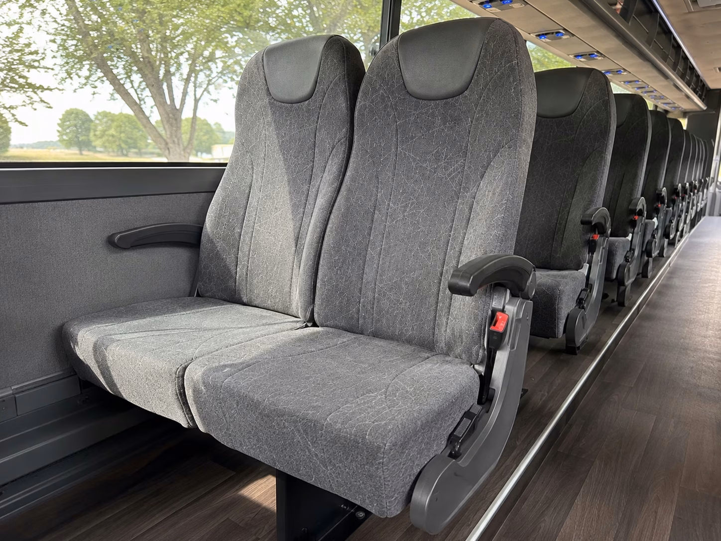 charter bus rentals for fort myers employee commutes