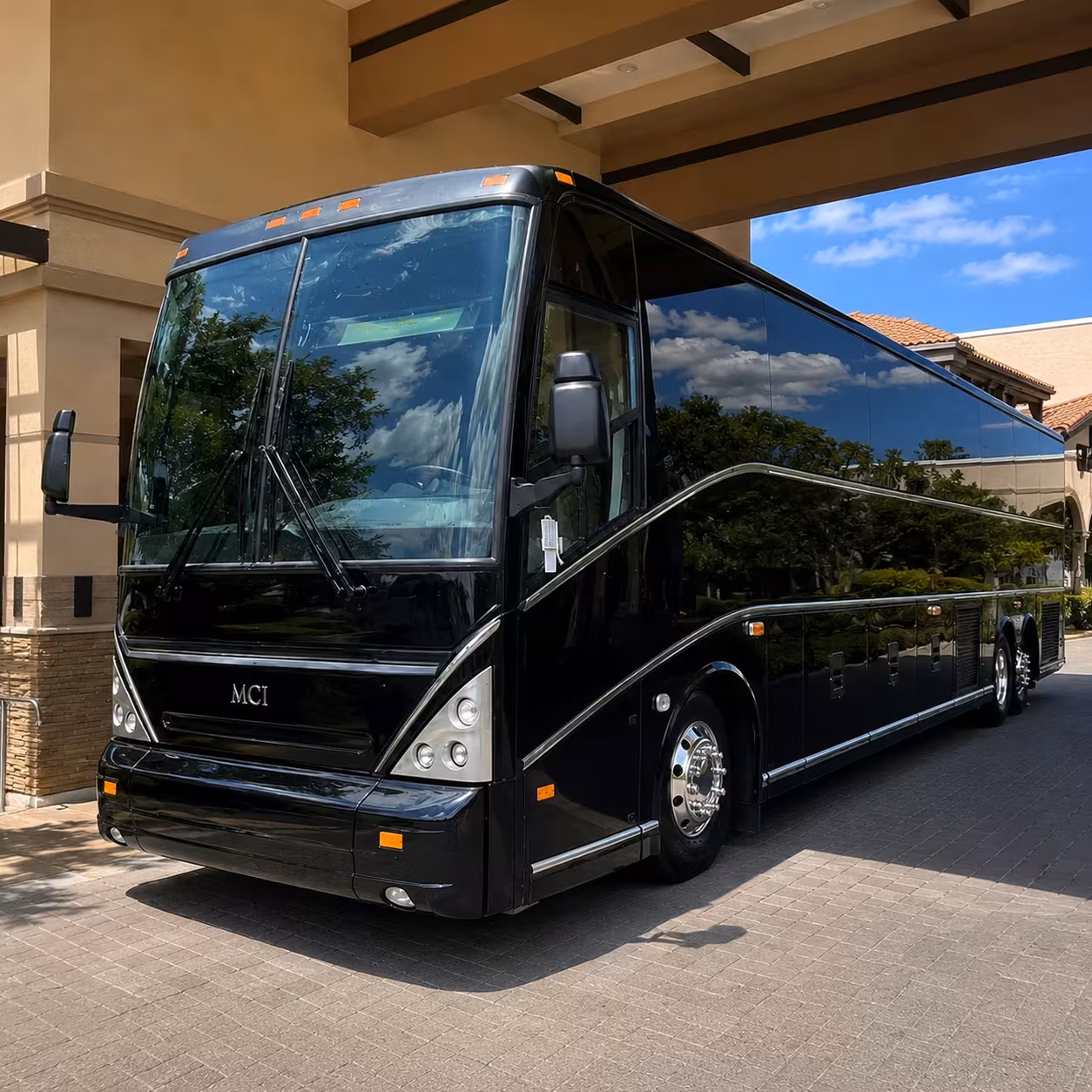 concert and sports event charter bus rentals in fort myers