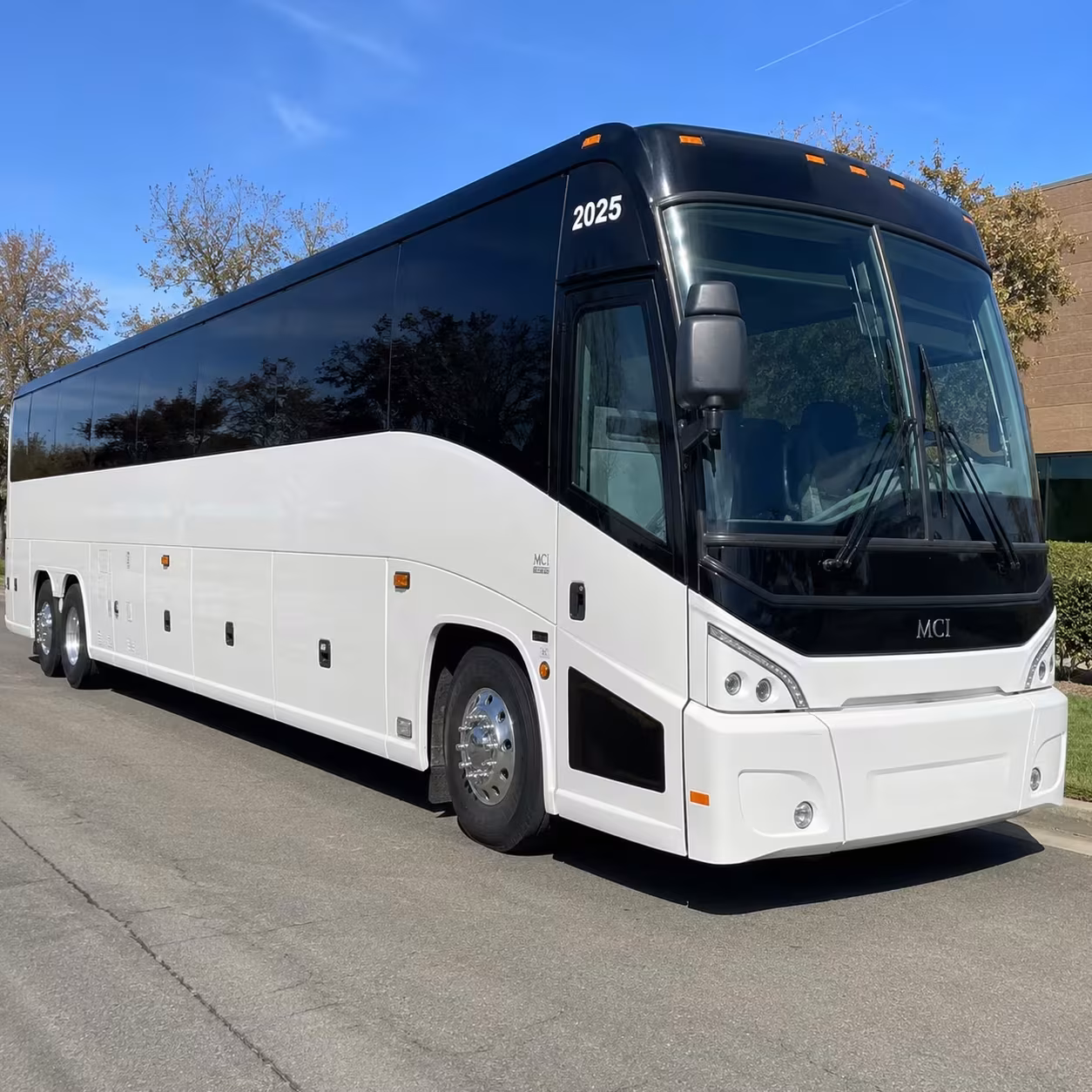 fort myers construction and worksite shuttle bus rentals